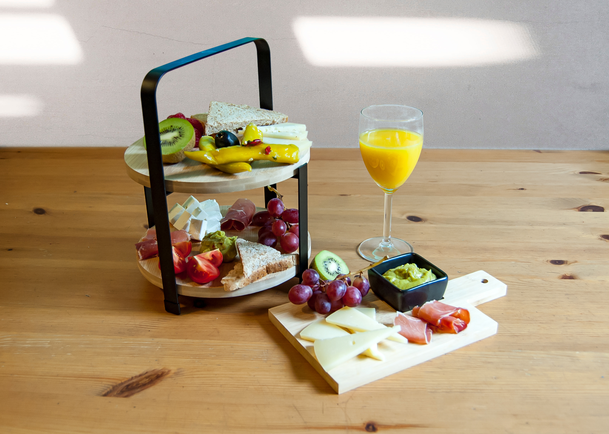 Etagere mit Bambus Holz Etagere/Servierständer - 2 Etagen, nachhaltig und stilvoll Bambus Holz Etagere/Servierständer - 2 Etagen, nachhaltig und stilvoll