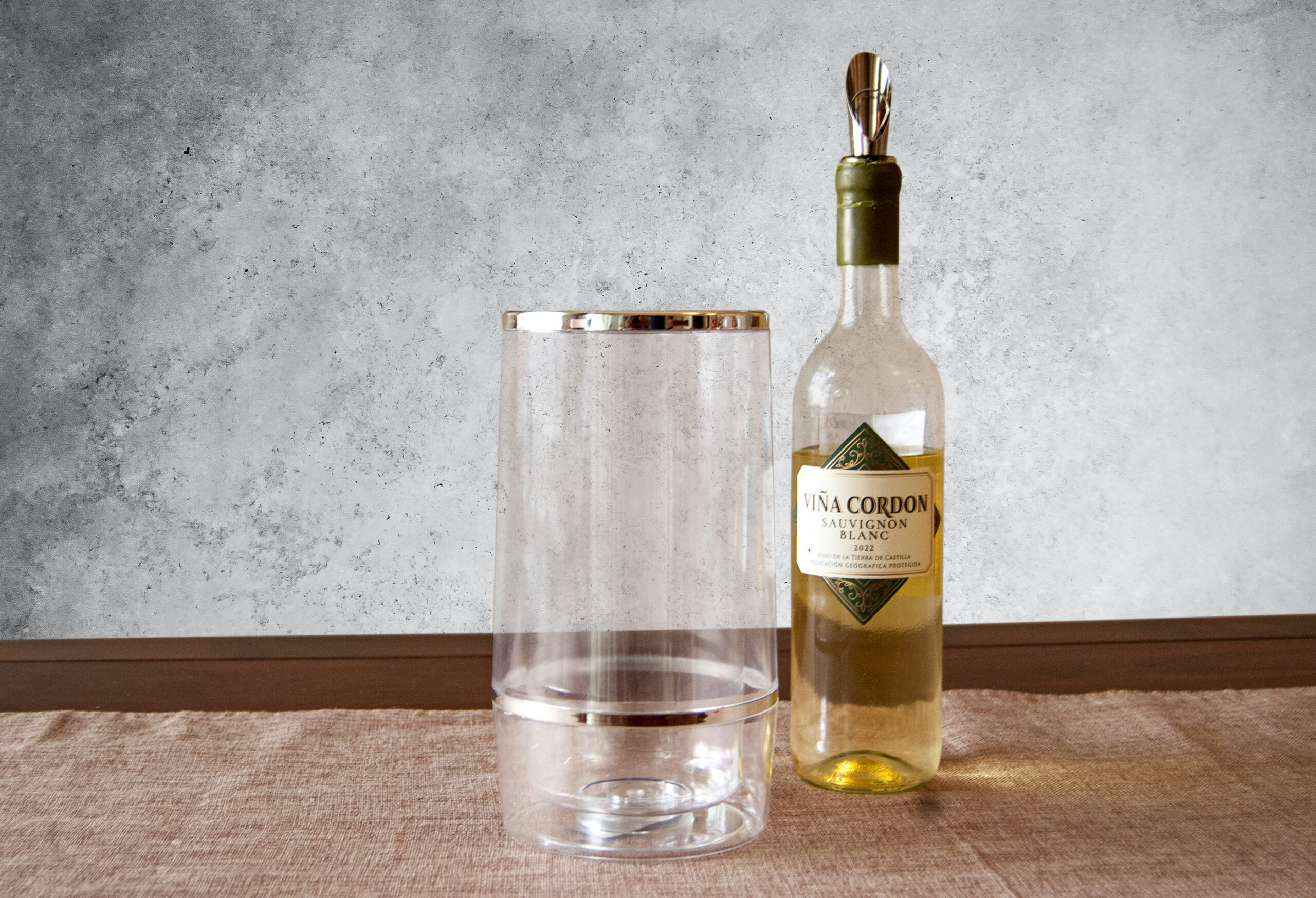 Hochwertiger Weinkühler für Wein, Sekt, Champagner und Softdrinks. Hochwertiger Weinkühler für Wein, Sekt, Champagner und Softdrinks.